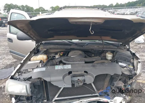 2003 Chevrolet Avalanche 1500 из США, поврежденный, VIN 3GNEC13T43G287438